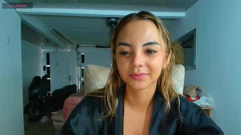 Hello im lady nice to meet you  online show from 10-22-25, 08:30