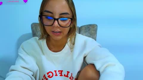 Hello im lady nice to meet you  online show from 10-27-25, 06:45