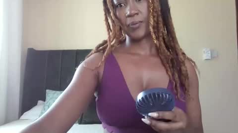 Snapshot of ladyhotpot chatting on 02-11-26, 01:27 ladyhotpot online show from 02-11-26, 01:27