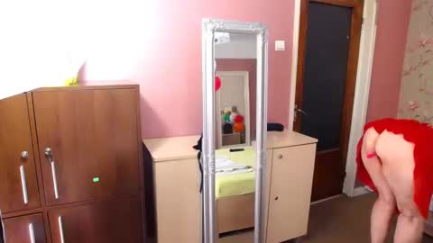 Snapshot of ladymariahx chatting on 12-27-24, 04:36 ladymariahx online show from 12-27-24, 04:36