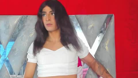 Snapshot of ladys_horny chatting on 10-24-25, 06:37 Camila y Ashley online show from 10-24-25, 06:37