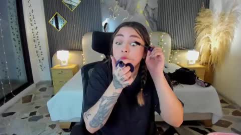 Lady  online show from 02-17-26, 04:20