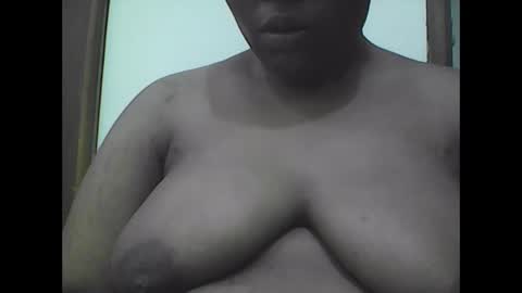 Snapshot of ladyviviana2 chatting on 11-17-25, 09:48 Vivy online show from 11-17-25, 09:48