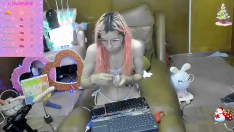 Skinnygirl online show from 10-08-25, 12:08