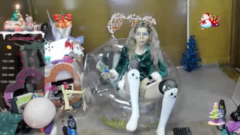 Snapshot of laflakita21 chatting on 12-17-25, 09:43 Skinnygirl online show from 12-17-25, 09:43