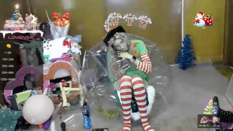 Skinnygirl online show from 12-18-25, 11:11