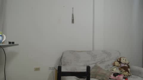 Snapshot of lahurent_weed420 chatting on 10-09-25, 02:48 paola and a guest lol online show from 10-09-25, 02:48