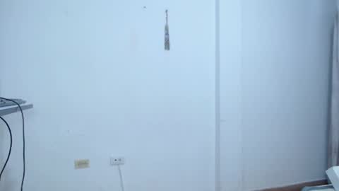 Snapshot of lahurent_weed420 chatting on 10-15-25, 09:37 paola and a guest lol online show from 10-15-25, 09:37