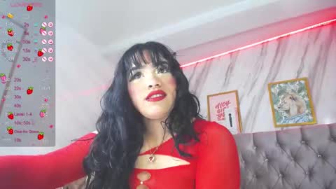 Laia online show from 12-19-24, 06:23