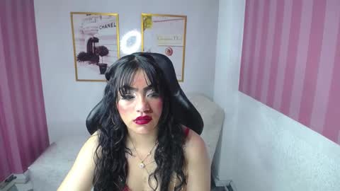Laia online show from 02-15-25, 06:23