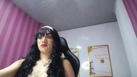 Laia online show from 02-18-25, 03:10