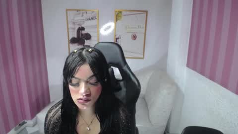 Laia online show from 02-23-25, 09:33