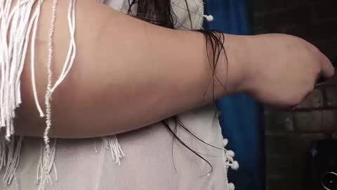 laia_hadid online show from 12-18-25, 09:21