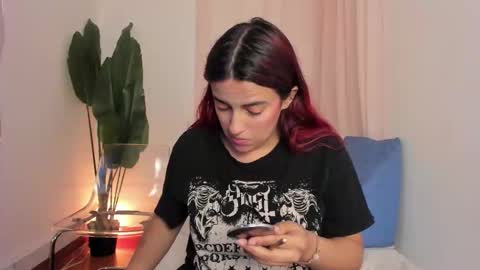 Laia  online show from 09-28-25, 12:10