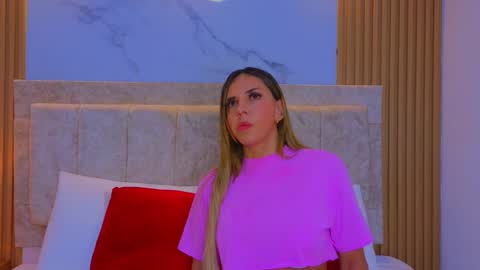 laiamilf online show from 12-22-25, 01:24