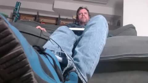 Snapshot of laidback_and_chill chatting on 11-19-25, 05:51 Rick online show from 11-19-25, 05:51