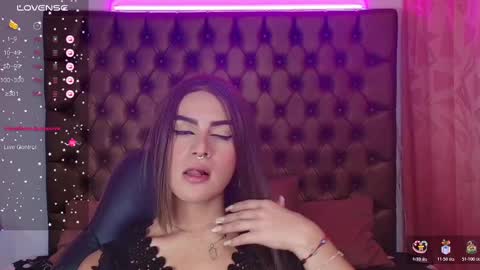 Snapshot of lailahdark chatting on 11-18-25, 03:45 Camila online show from 11-18-25, 03:45