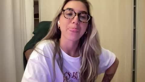 lailayourangel online show from 12-19-25, 03:02