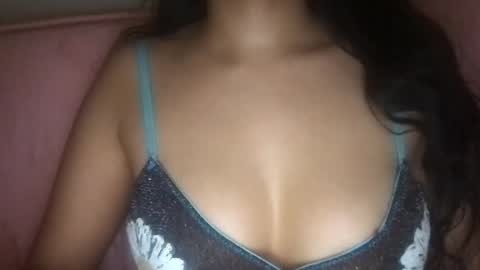 Snapshot of lailayousef chatting on 01-05-25, 09:48 Laila Yousef online show from 01-05-25, 09:48