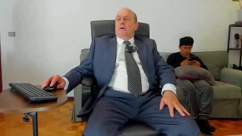 Snapshot of lajose52 chatting on 10-16-25, 06:53 lajose52 online show from 10-16-25, 06:53