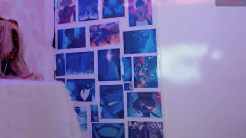 lala Moon online show from 10-29-25, 08:21