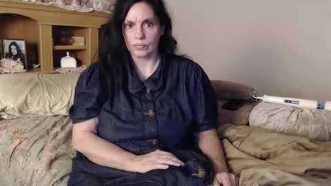 Naomi Rose online show from 11-18-25, 05:34