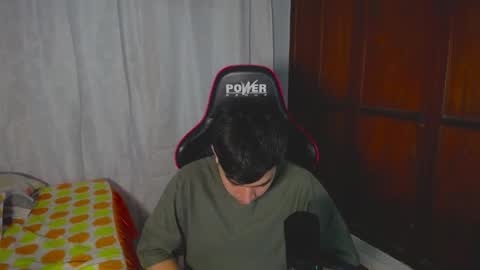 Snapshot of lalo_dick chatting on 11-10-25, 11:26 Lalo online show from 11-10-25, 11:26