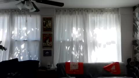 Snapshot of lalove99 chatting on 10-14-25, 04:19 LALOVE99 online show from 10-14-25, 04:19