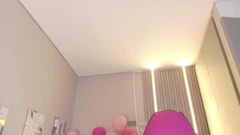 Laura online show from 11-20-25, 12:05