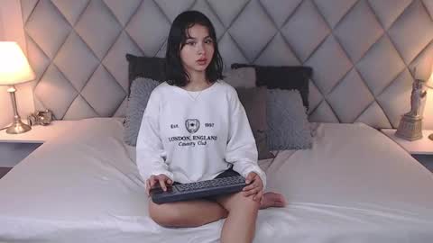 Laly Castro online show from 01-21-25, 07:28