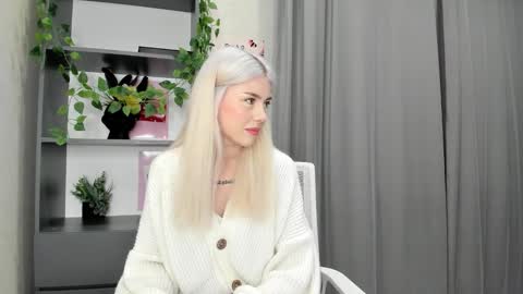 Erika online show from 09-22-25, 09:44