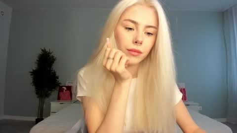 Erika online show from 10-06-25, 09:40