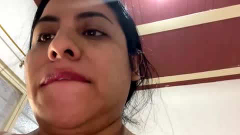 Snapshot of lamaravilla08 chatting on 09-16-25, 01:28 Mara online show from 09-16-25, 01:28