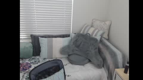 Nikki LaMarr online show from 10-08-25, 05:10