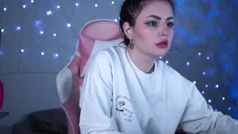 just call me Lana  and her security online show from 03-09-25, 11:58