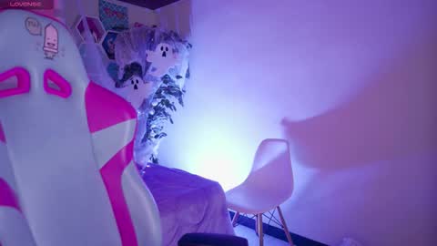 Lana online show from 10-18-25, 01:30