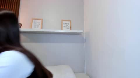 Lana     igauroraaaaaaaaa 1 online show from 10-19-25, 02:01