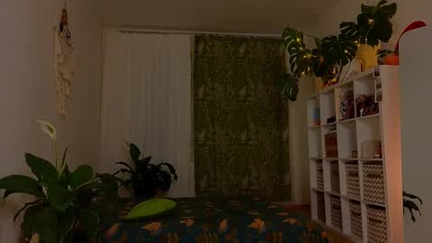 Snapshot of lana_sky chatting on 02-14-25, 03:58 Lana online show from 02-14-25, 03:58