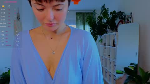 Snapshot of lana_sky chatting on 10-18-25, 01:23 Lana online show from 10-18-25, 01:23