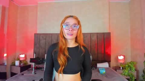 Snapshot of lanaamills chatting on 10-17-25, 06:16 Lana online show from 10-17-25, 06:16