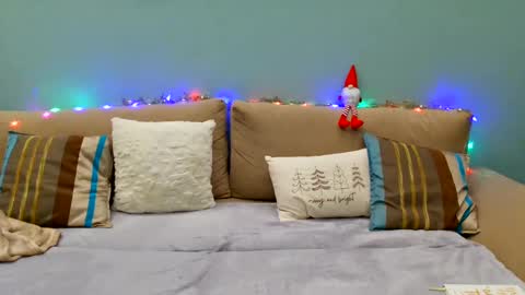 Lana online show from 12-24-24, 10:06