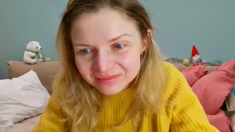 Snapshot of lanaangeldream chatting on 02-08-26, 01:03 Lana online show from 02-08-26, 01:03