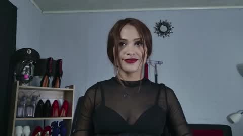 Snapshot of lanadoux_ chatting on 10-16-25, 01:45 Mistress Lana online show from 10-16-25, 01:45