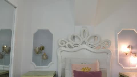 Lana online show from 10-26-25, 07:47