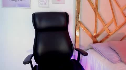 LanaJones online show from 12-04-25, 12:14