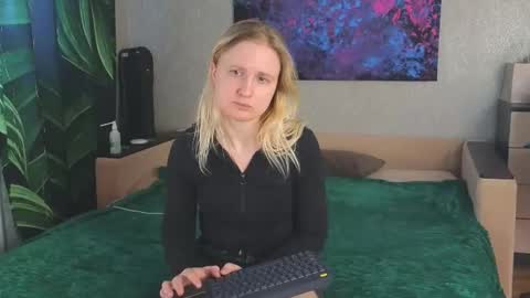 LanaviSmith online show from 02-18-26, 06:20