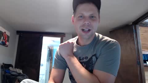 Snapshot of lancehardin chatting on 02-06-25, 12:43 Lance online show from 02-06-25, 12:43