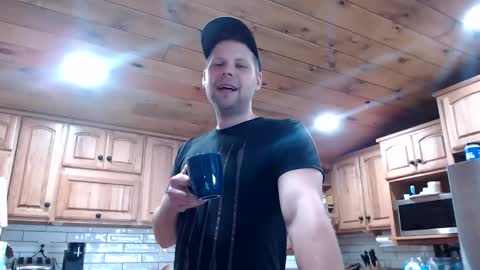 Snapshot of lancehardin chatting on 02-11-25, 03:08 Lance online show from 02-11-25, 03:08