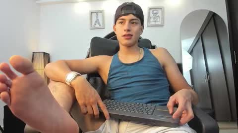 landercruz online show from 10-28-25, 04:27