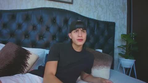 landercruz online show from 11-21-25, 05:44